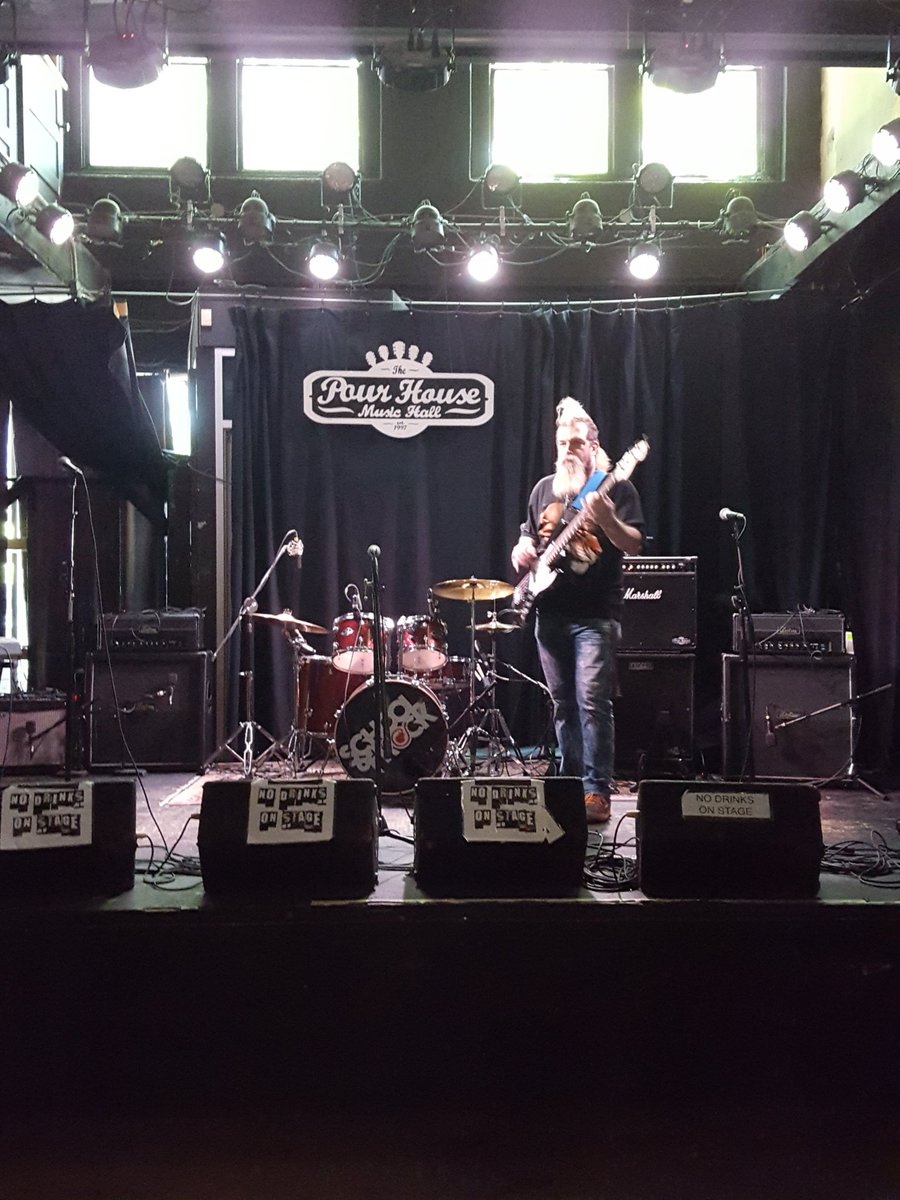 Loaded in at the Pour House. Show kicks off at 1pm. If u dig alt rock this one's for you 🤘 #alternative