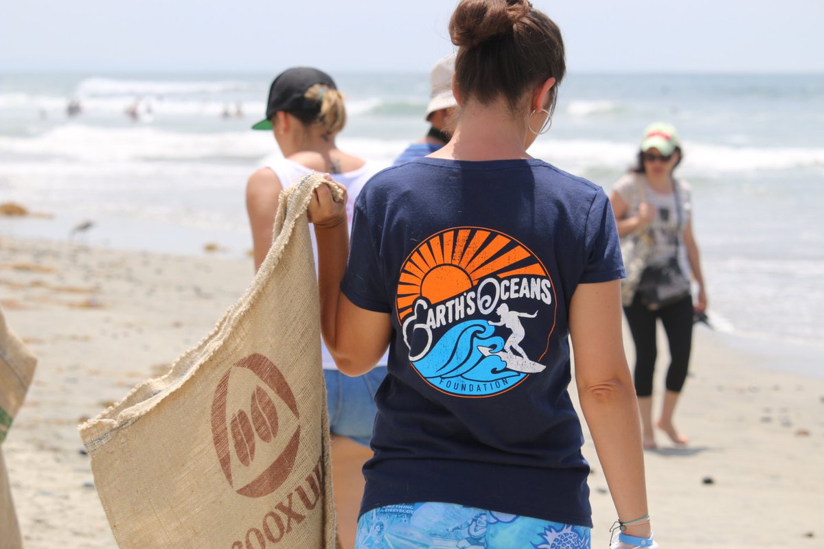 EarthsOceans's tweet photo. Our EO team had quite the day yesterday. Lots of kids helping us clean up our beaches, let's keep it going #recyclerevivereinvestrepeat ♻️ https://t.co/Irt3OGY24V