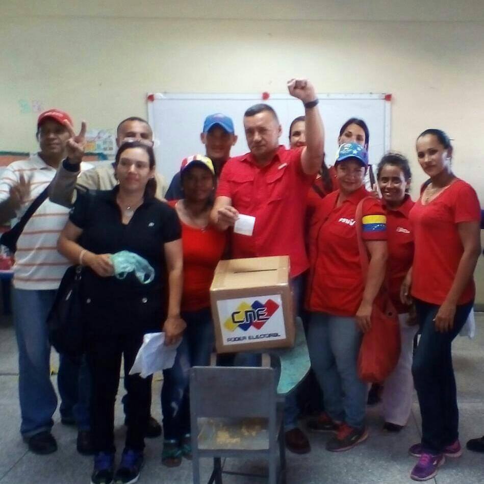 TiberioPSUV's tweet photo. Apoyo a José Medina #4, seguros de que sería un digno representante de Miranda en la #ANC, aportando sus conocimientos al bien nacional. https://t.co/XcKd8Q8sRK