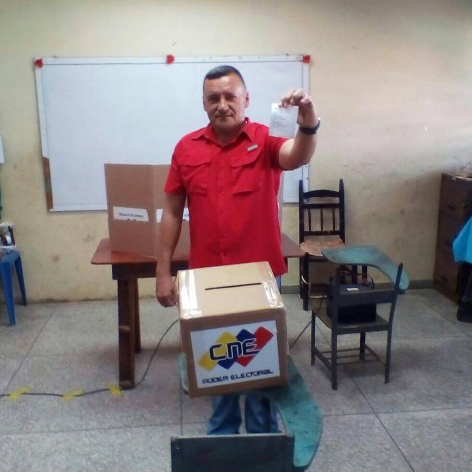TiberioPSUV's tweet photo. Apoyo a José Medina #4, seguros de que sería un digno representante de Miranda en la #ANC, aportando sus conocimientos al bien nacional. https://t.co/XcKd8Q8sRK