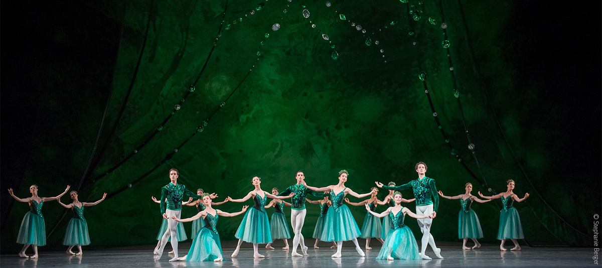 BalletOParis's tweet photo. #POBTour #Joyaux #Balanchine
Dernier jour de la tournée, le ballet revient sur la scène de l'Opéra de Paris en septembre ! https://t.co/y8JGzfwA9U
