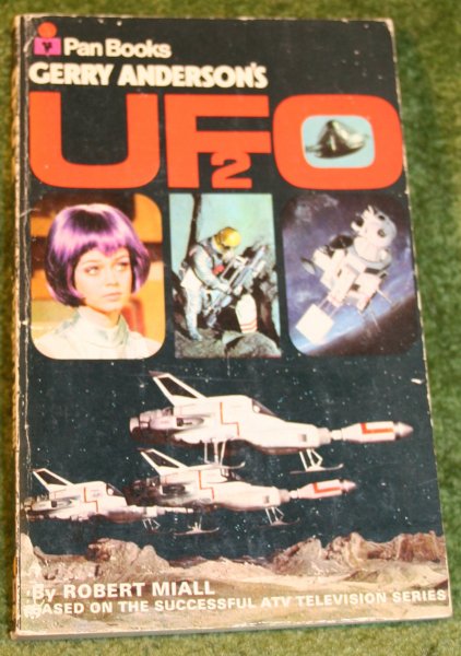 #gerryanderson #ufo book <a href="/SilverAgeTV/">Silver Age Television 📺</a> <a href="/SpaceAlpha1999/">Commander Koenig</a>