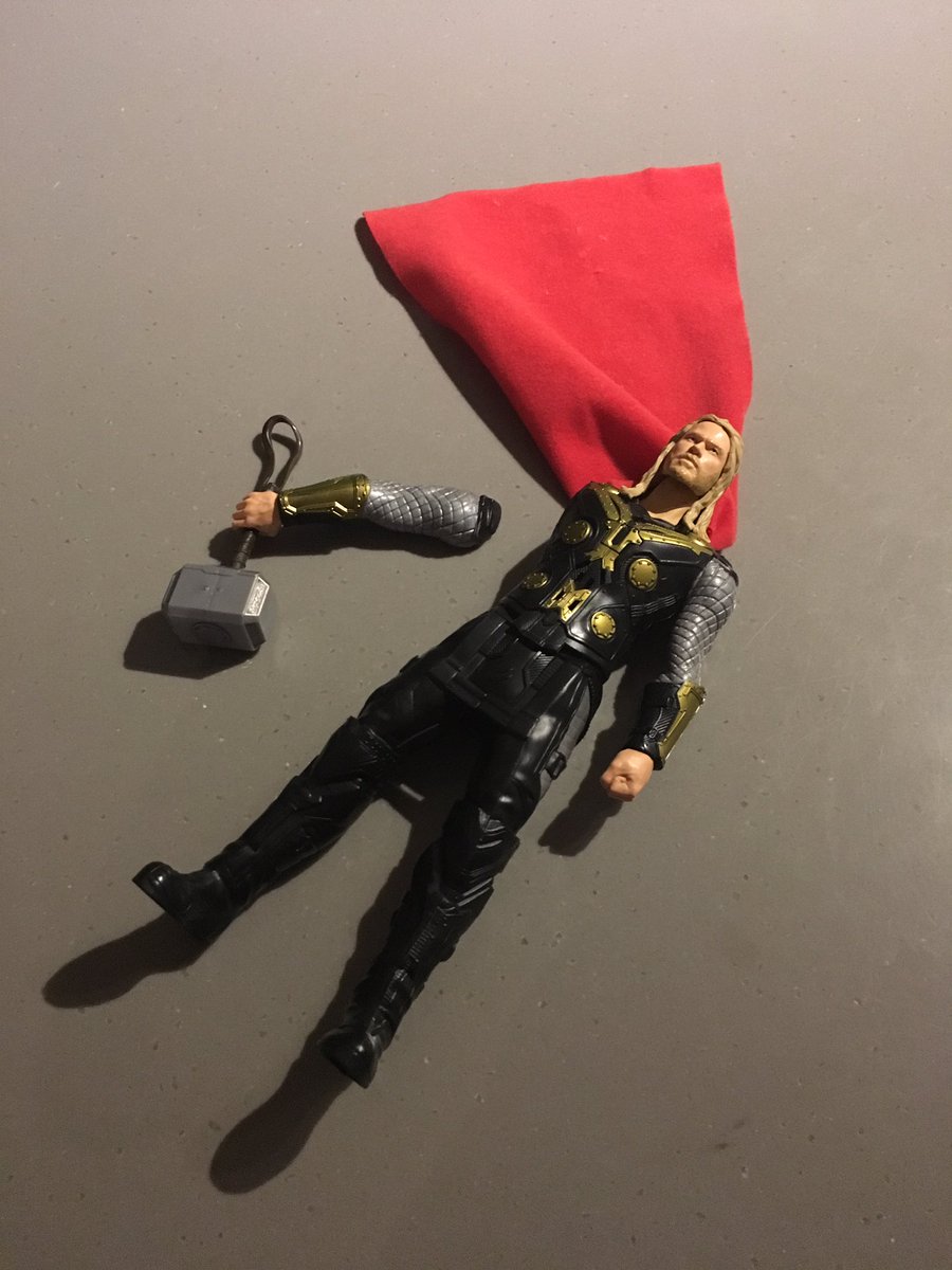 alanakzelones's tweet photo. Guess the hammer got too much today. We all have bad days #sorrythor #russobrothersfault #3yroldviciousness π@chrishemsworth @Silent_Jaz https://t.co/ofLV1xrgvJ