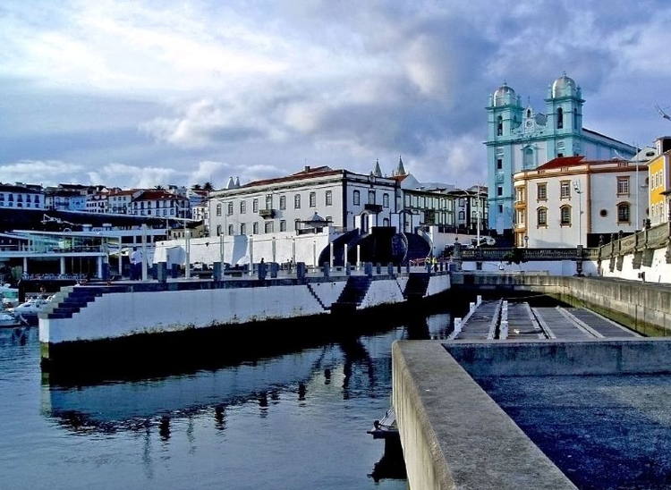 DontStopRomeing's tweet photo. Today we’re traveling to Portugal to explore the Town of Angra do Heroismo in the Azores! #RomanHispania #Azores
https://t.co/wqSb74dtz4 https://t.co/NIuoIY8q9k