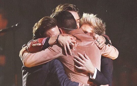 93irelad's tweet photo. 07.23.10, (exactly) 8:22
and it's alright calling out for somebody to hold tonight,
#7YearsOfOneDirection
#7YearsOfHappiness https://t.co/8wAOR9lrjF
