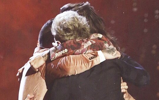 93irelad's tweet photo. 07.23.10, (exactly) 8:22
and it's alright calling out for somebody to hold tonight,
#7YearsOfOneDirection
#7YearsOfHappiness https://t.co/8wAOR9lrjF