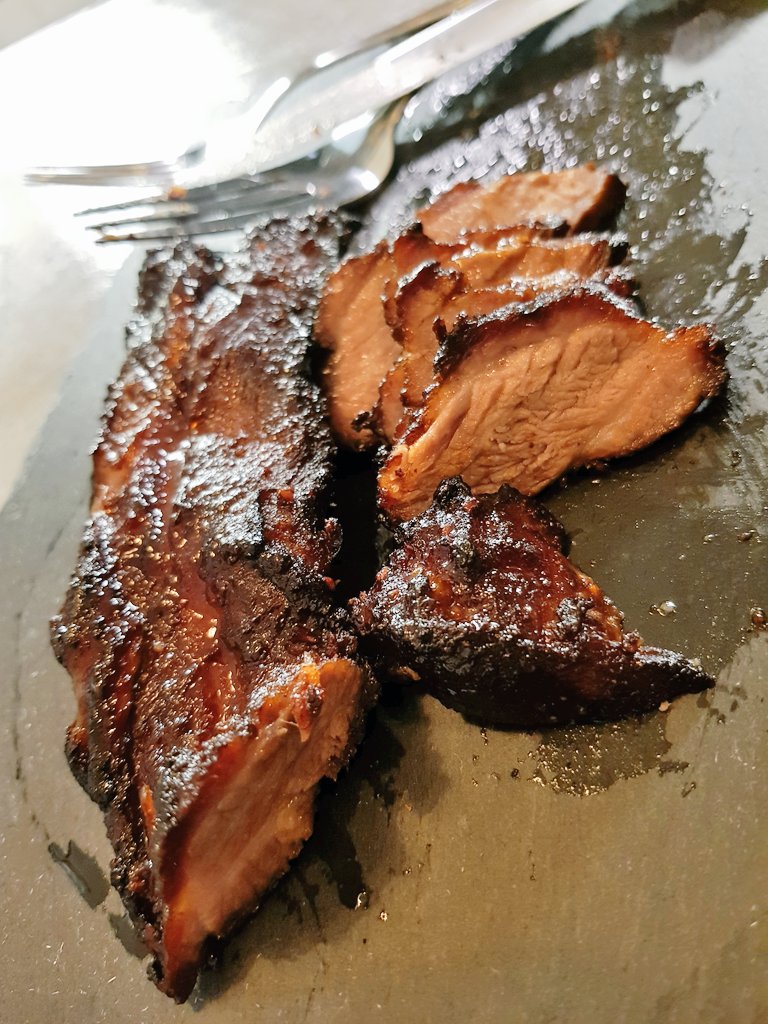 LividEye's tweet photo. Char siew roast is a success I think... #chinesefood #guysthatcook #roast #charsiew #dinnerisready #dinnerwithfriends #dinnerdate #dinner https://t.co/dWBMSFeNO8