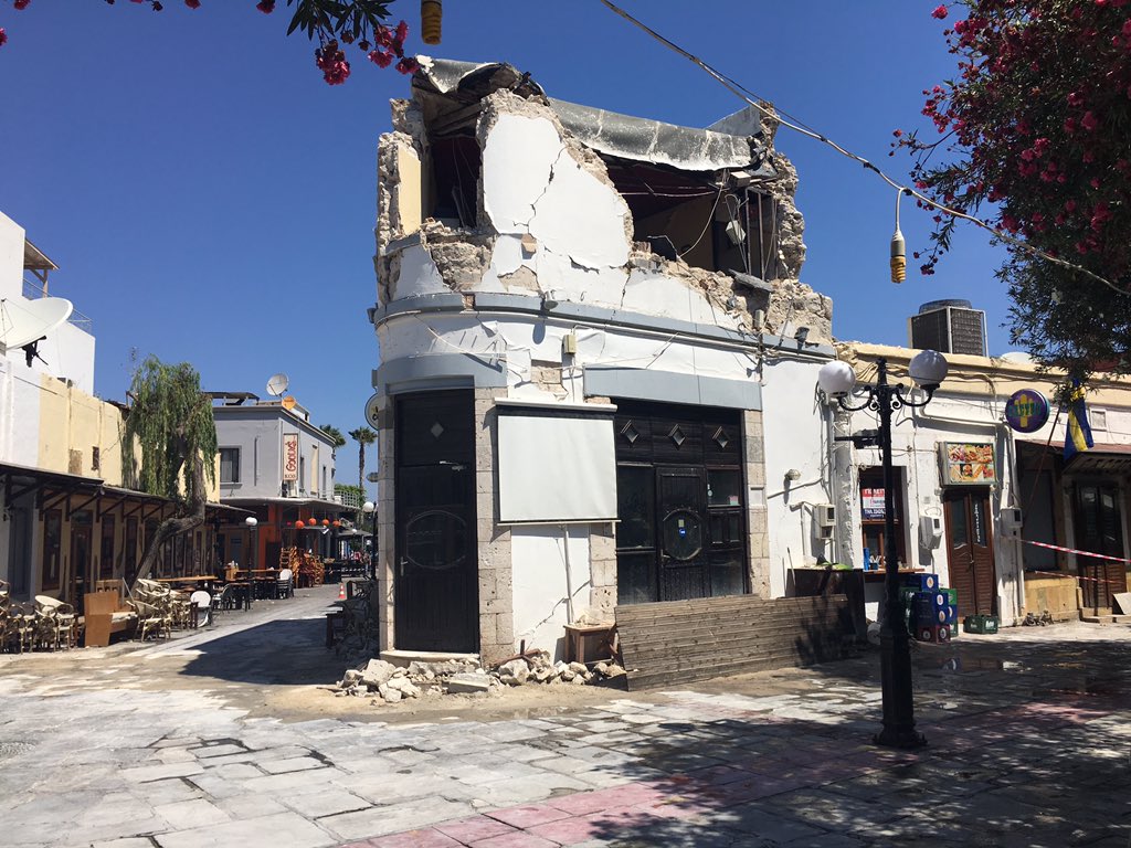 toymanfella's tweet photo. Here are a few pics of the damage in Kos town from this morning. So sad but pleased to say town is open for business though #earthquake #kos https://t.co/Y9wFfD2RcW