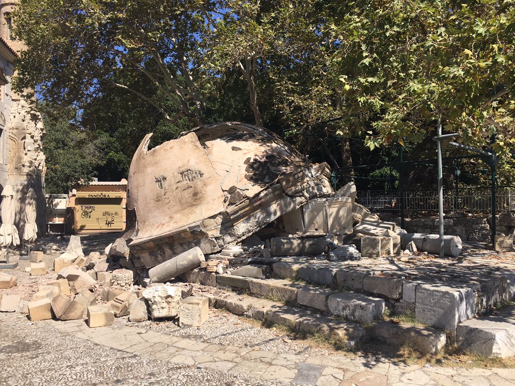 toymanfella's tweet photo. Here are a few pics of the damage in Kos town from this morning. So sad but pleased to say town is open for business though #earthquake #kos https://t.co/Y9wFfD2RcW