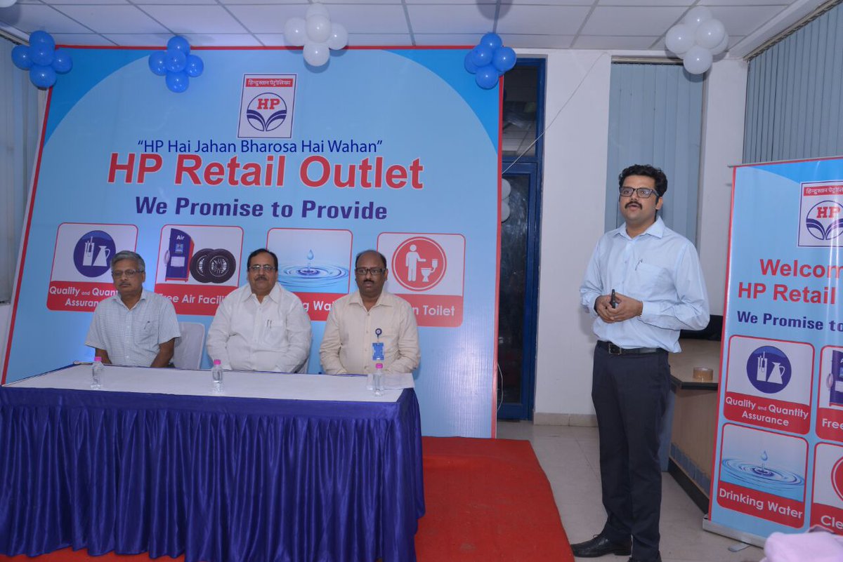 HPCL's tweet photo. सहीगुणवत्ता पूरीमात्रा-जांचो परखो फिरभरो
Q&amp;Q Assirance Campaign launched at COMCO Vidyadharnagar by Dy Chief Controller PESO Dr AP Singh. https://t.co/clcZbEAzVU