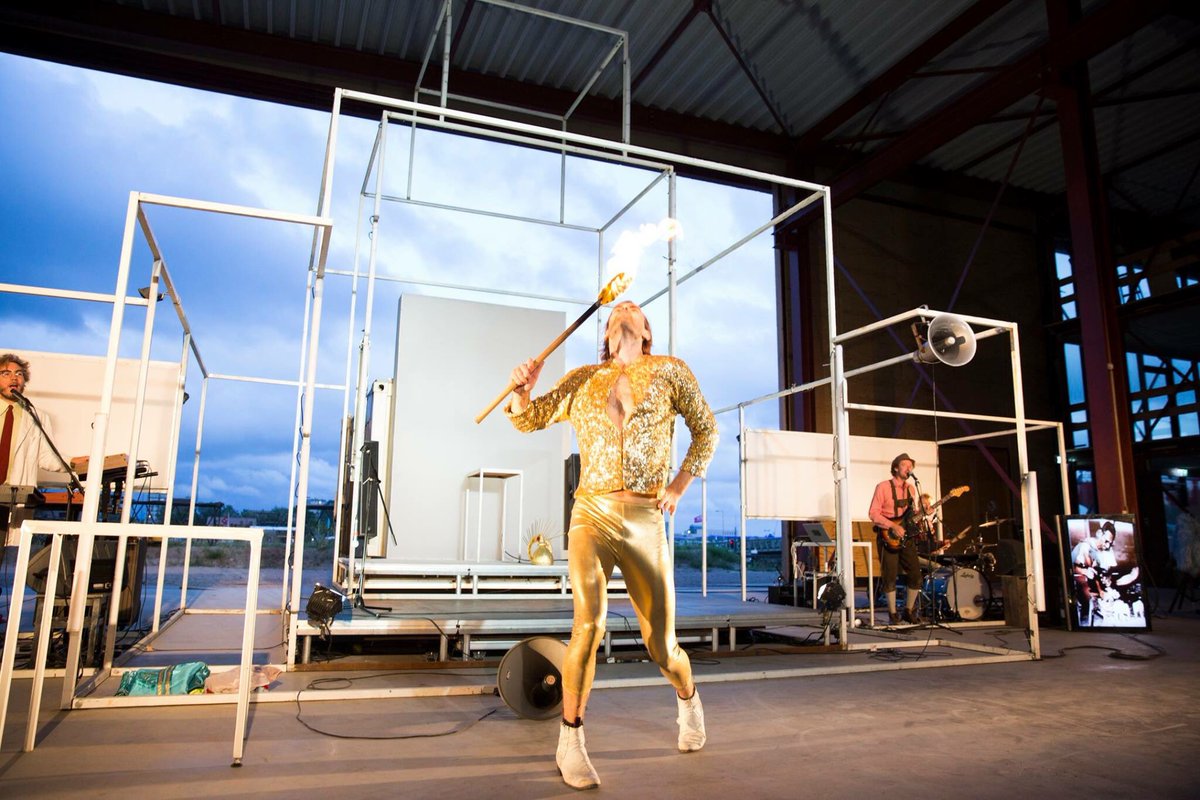 toukidelphine tweet media