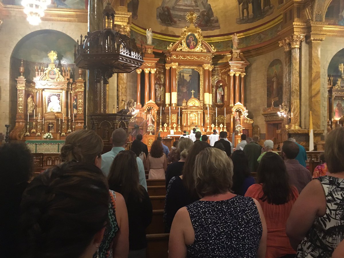sethbrady9's tweet photo. Bright and early 7:30 am service at St. Jon Cantius Catholic Church Latin Service. Religious Literacy for Educators 2017 #ASCDTig #WeAre203 https://t.co/sHWJgp1JkI