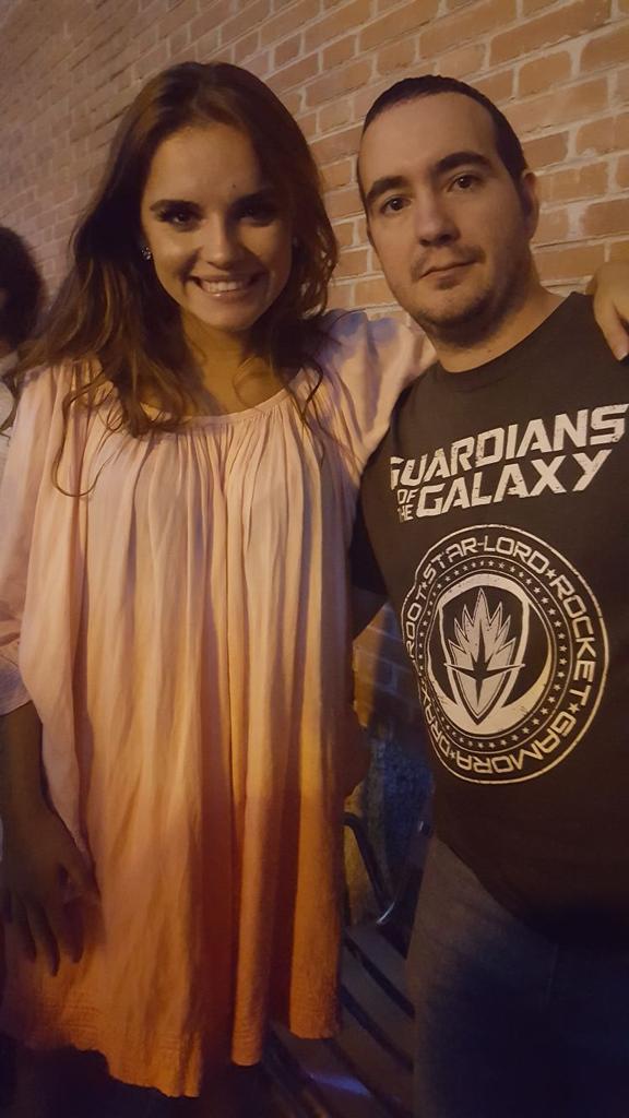 fonsimc's tweet photo. Un placer disfrutar del concierto de una gran ARTISTA. Y agradecido por tu simpatía con todo el mundo. #FiestasBelvis2017 https://t.co/6ZopP62yZY