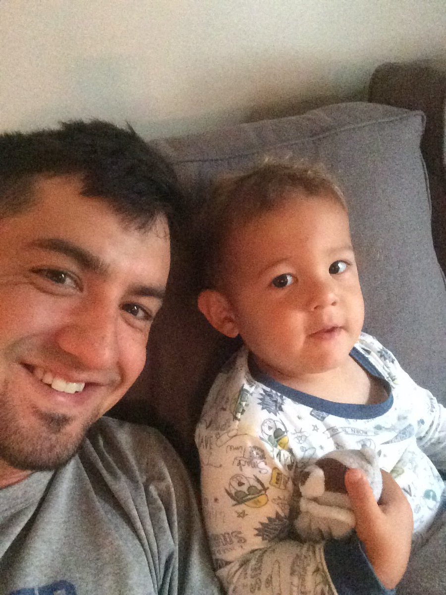 Kerch86's tweet photo. Chillin' in the new crib with the Beau-dozer. #colfax #cofax https://t.co/wCmBzMmOZq