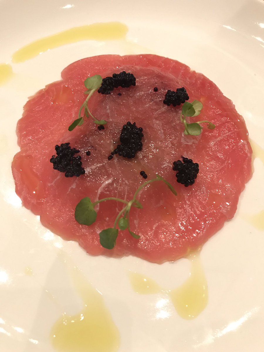nogatsnoglory's tweet photo. Tuna Carpaccio with caviar 👍
#ChefRobbie https://t.co/Jepcgn9Z7w