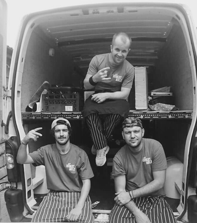 hungry_mule's tweet photo. Been working Mini Mule Sam and Harry Barry bro to the bone recently. These boys cook all your food! #HardcoreChefs #MuleMachine #MuleHerd https://t.co/P8QaaohUwk