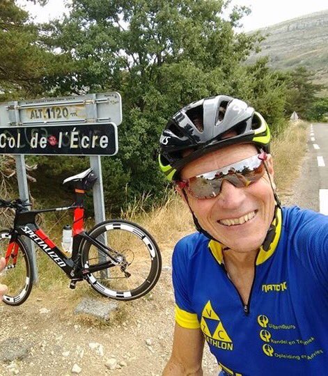 IMTrinews's tweet photo. 🇾🇪 LEGEND #ROBBAREL 🏃🏽
21km #imfrance ☀️TOP 15?? 
18th overall +1:03:55 ☀️
Leader AG60 ☀️
WINNER Triathlon Nice 
☀️1988 ☀️1994 ☀️1998☀️ https://t.co/CTjEzYhlEp