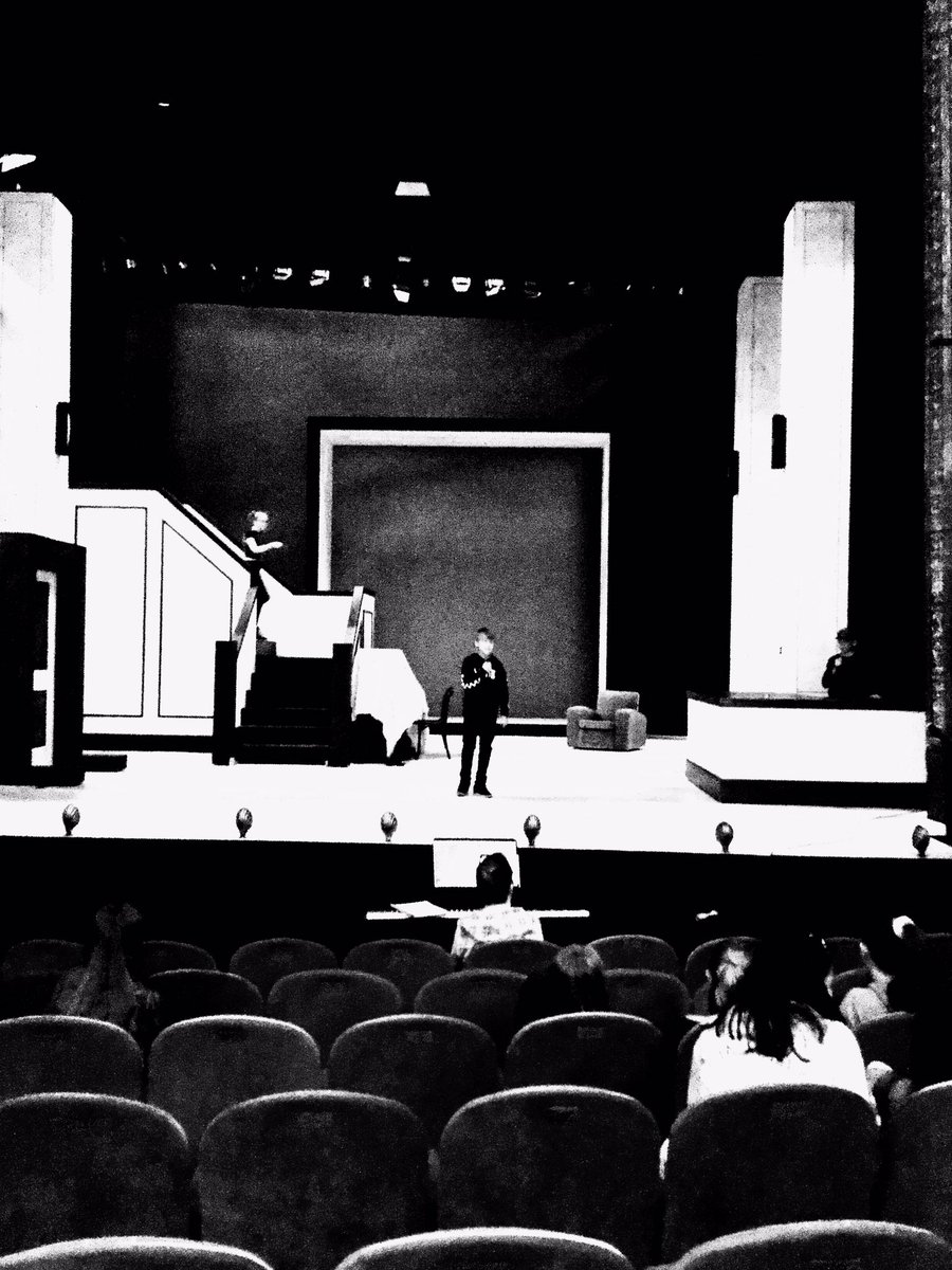 3Theatre_UK's tweet photo. Sneaky peek behind the scenes of summer on stage 2017 a the Royal Lyceum #summeronstage #littlebitmagic #lyceumand Claire https://t.co/FKtfy5TvgJ