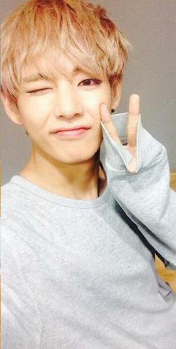 yuki_nun9's tweet photo. Am I the only one who is mesmerized with this? #V #Taehyung #whysosweet https://t.co/tPnkXtN1Up