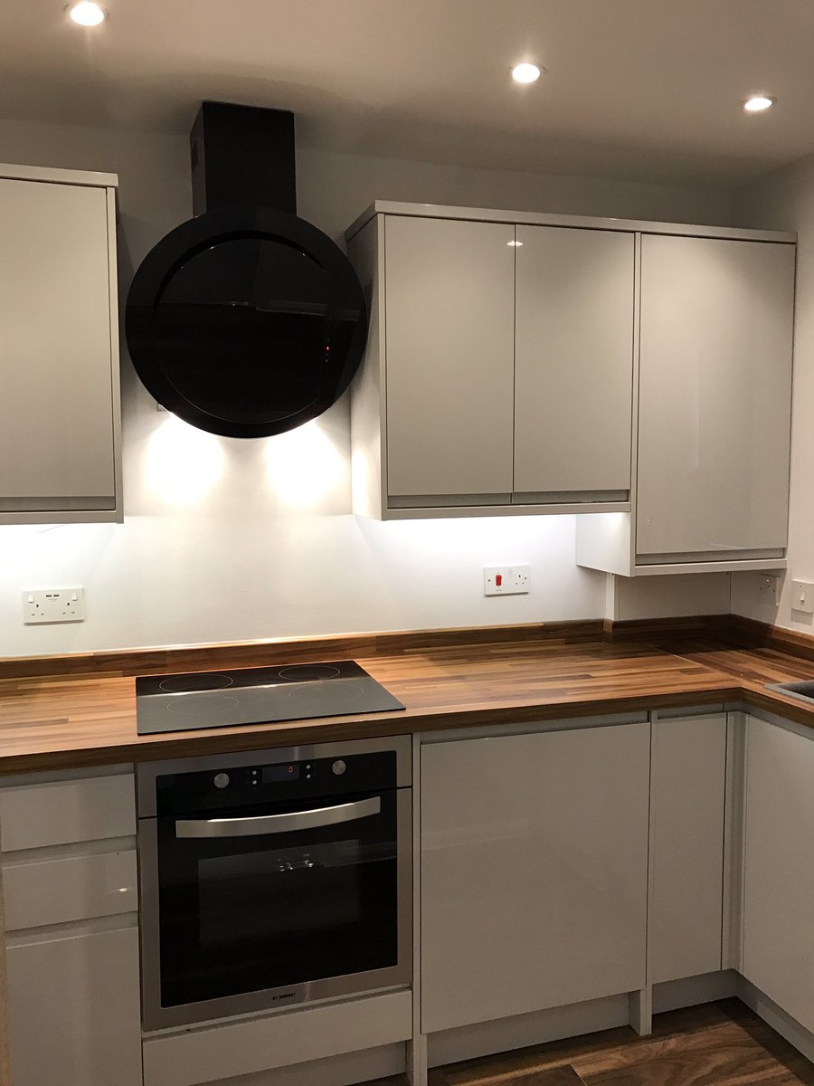 SpessProperty's tweet photo. Completion photographs:
#Tooting #SW17 project. #Kitchen #Worktops #LED #Lighting #Property #Construction #Refurbishment #Investment #SPESS https://t.co/o2xkTtFKl5