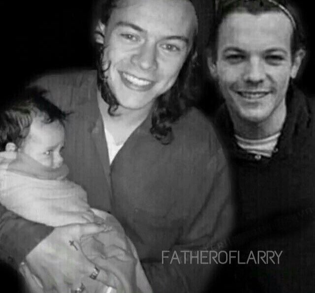 HarryAndLouisHu's tweet photo. “@Harry_Styles: Celebrating #7YearOfOneDirection :)” https://t.co/r9yHV5tdcZ