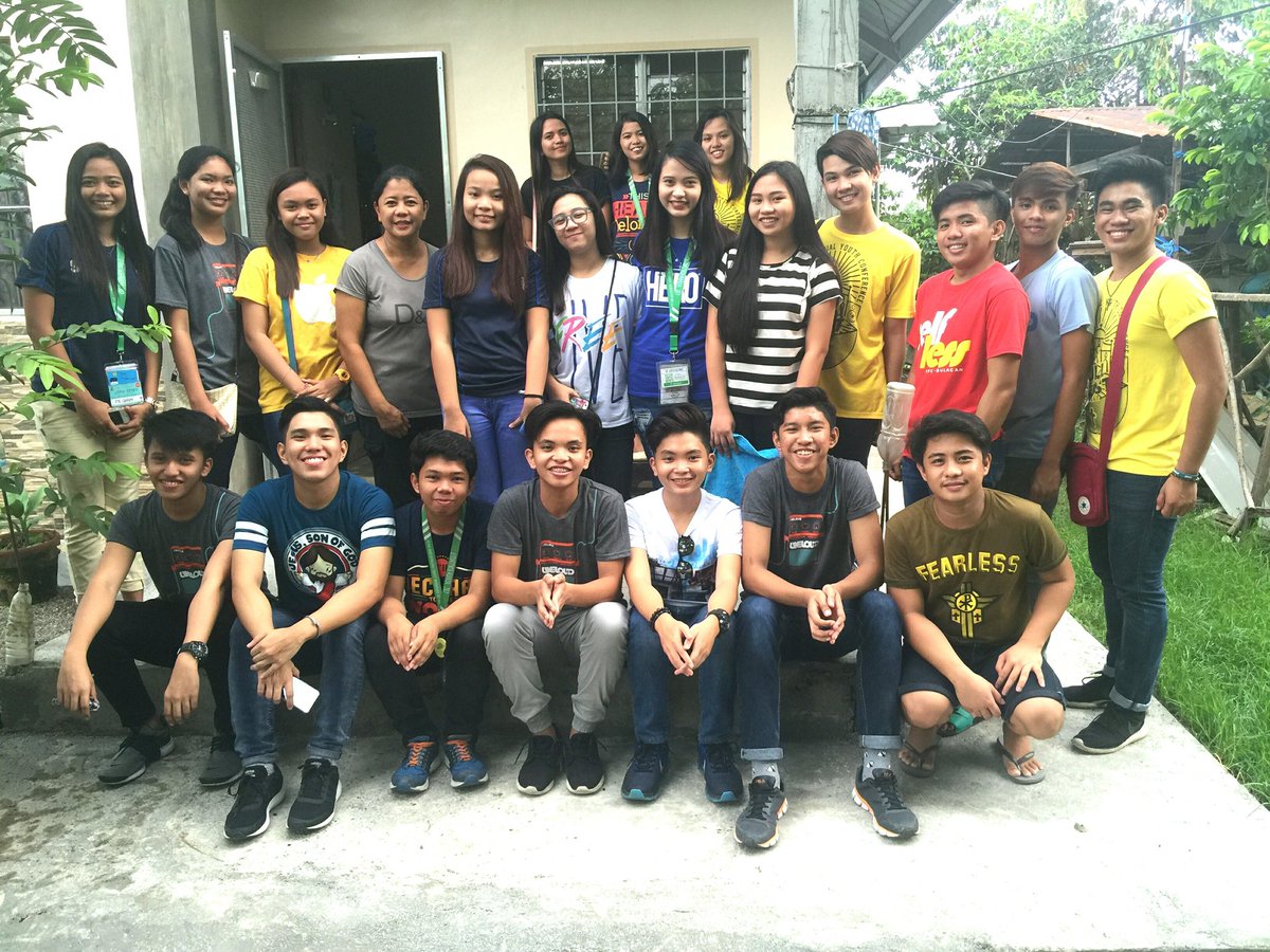 jaybeeeusebio's tweet photo. God gave us friends because He doesn't wants us to be alone. And for me, He gave me these people. π #ChapterAssembly #ProudYFC https://t.co/iA8S4PvbTE