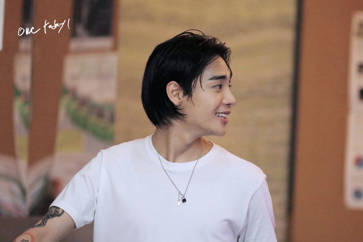 IqOnejae's tweet photo. the cutest smile :( https://t.co/Q9XPsZs6Xe