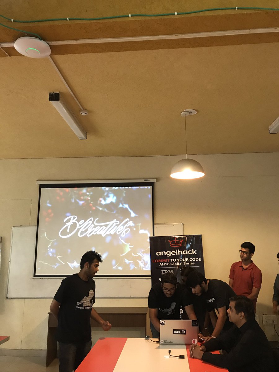 narayananratish's tweet photo. #blockchain based application demo at #AngelHackJaipur #AH10 #Hackathon https://t.co/53ZNLMxJLM