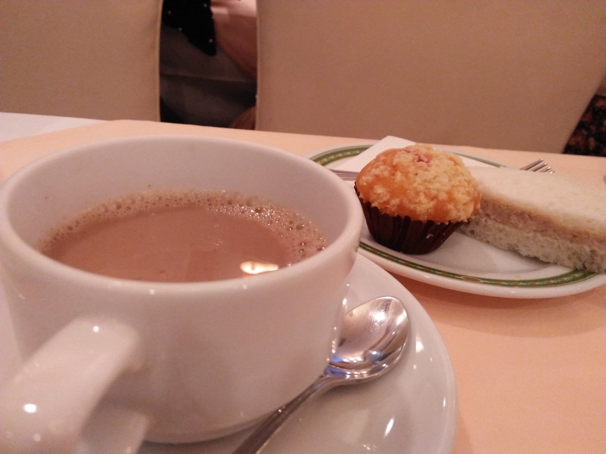 ArtArtty4's tweet photo. กินๆๆๆ
กินแล้วก็นอน เอ้ย! อบรมต่อ
#crystallens #granddiamondsuiteshotel https://t.co/Vd84K8wi1l