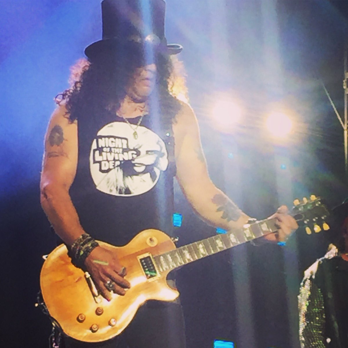 manubella76's tweet photo. Happy birthday @Slash have a great day! https://t.co/BqS3vnJO53