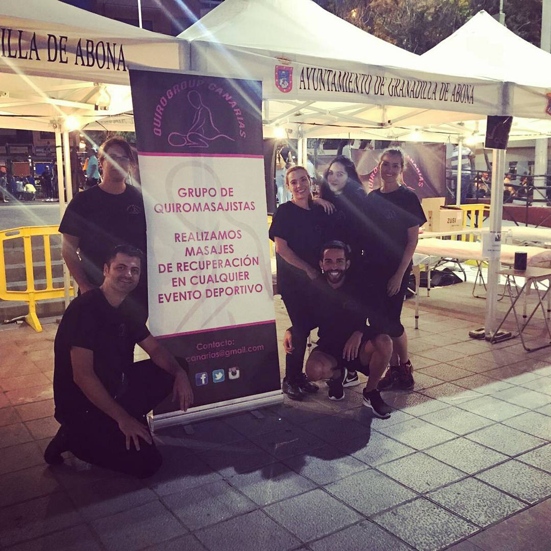 quirocanarias's tweet photo. Ayer nuestros masajistas en la V edición trail nocturna El Medano en Tenerife.
Gran labor para recuperar a los trailrunners  @trimedano https://t.co/POZnD3vwuO