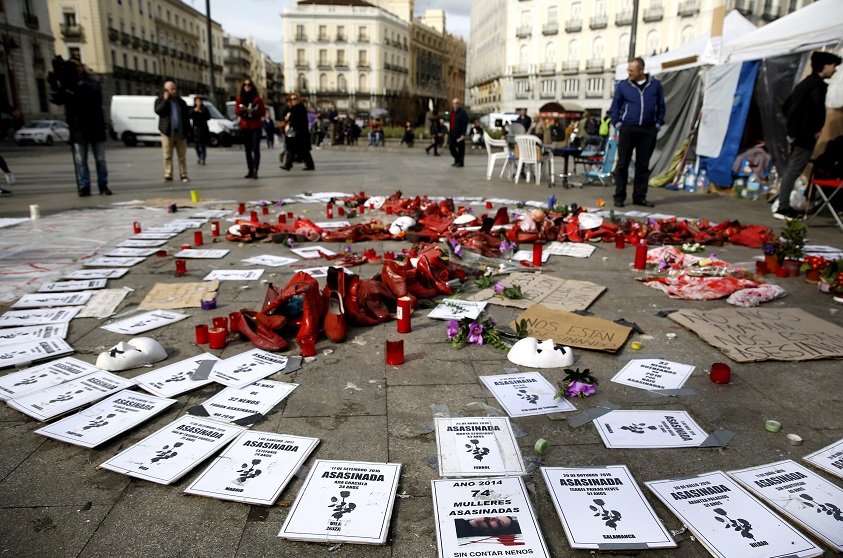 sextaNoticias's tweet photo. La asociación Clara Campoamor pide escoltas para las víctimas de la violencia machista https://t.co/q5iVEf3Hkw https://t.co/qiI7ZmeIwp
