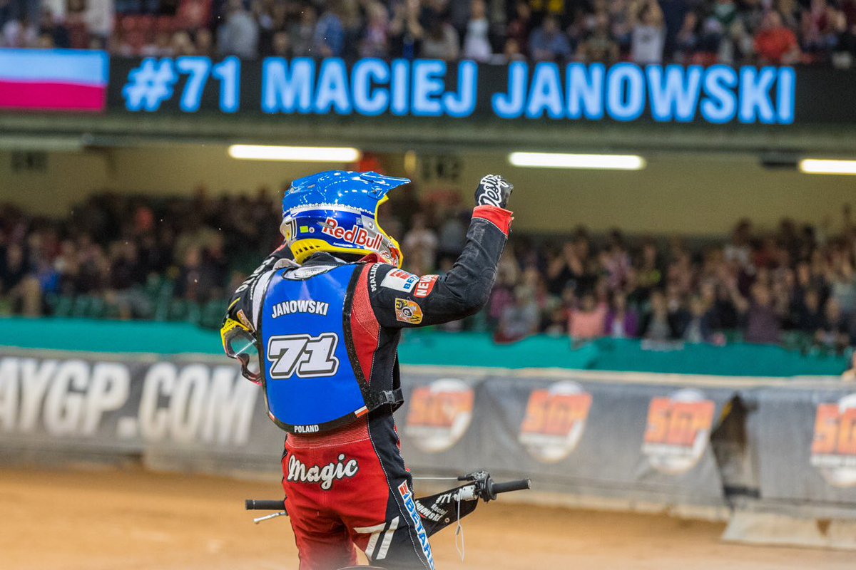GoGoSporting's tweet photo. Fantastic weekend in Cardiff, lovely meeting fans and some awesome racing. Congrats Magic - until next year... 📷 @stevefeeney https://t.co/GPRhzX2Jrk