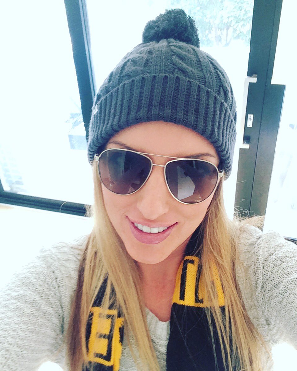 dreaminteriorz's tweet photo. I'm a happy Tiger!! #gotiges 🐯#lovefooty #yellowandblack #richmondfootballclub @samantha_lea_sherry @dream_interiorz_australia ✖️✖️✖️✖️✖️ https://t.co/1ZHFs14jMU