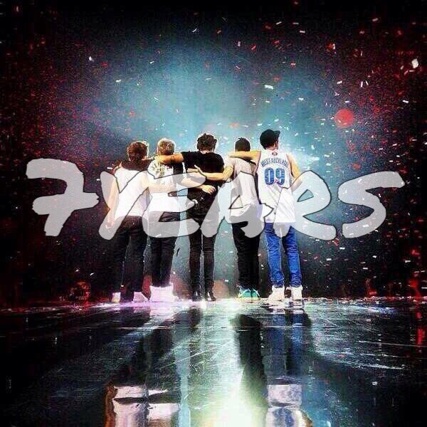 1_LLHZN_D's tweet photo. 結成7年でもうDirになって6年くらい経つ、boysに会えて本当に変わった、将来の夢の方向性も。
こんなに大好きなグループに会えたのも初めてで、毎日聞いても飽きたとか思ったことないし、色んな洋楽聞いてるけど1Dに勝てるものはないと思う。#7YearsOfOneDirection https://t.co/PXOuEBu8Dk