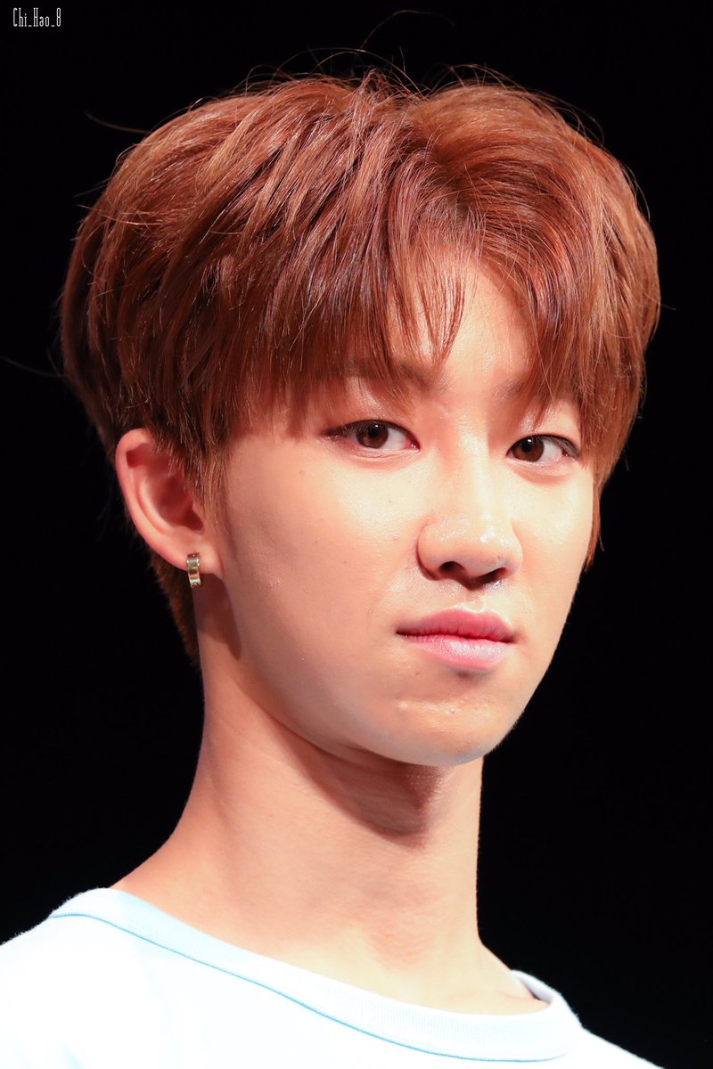minghaoarchives's tweet photo. 170721 THE8 @ Osaka Fansign 
cr. Chi_Hao_8 &amp; the8pics
 #디에잇 #세븐틴 #THE8 #SEVENTEEN https://t.co/kYBUgq8Qrp