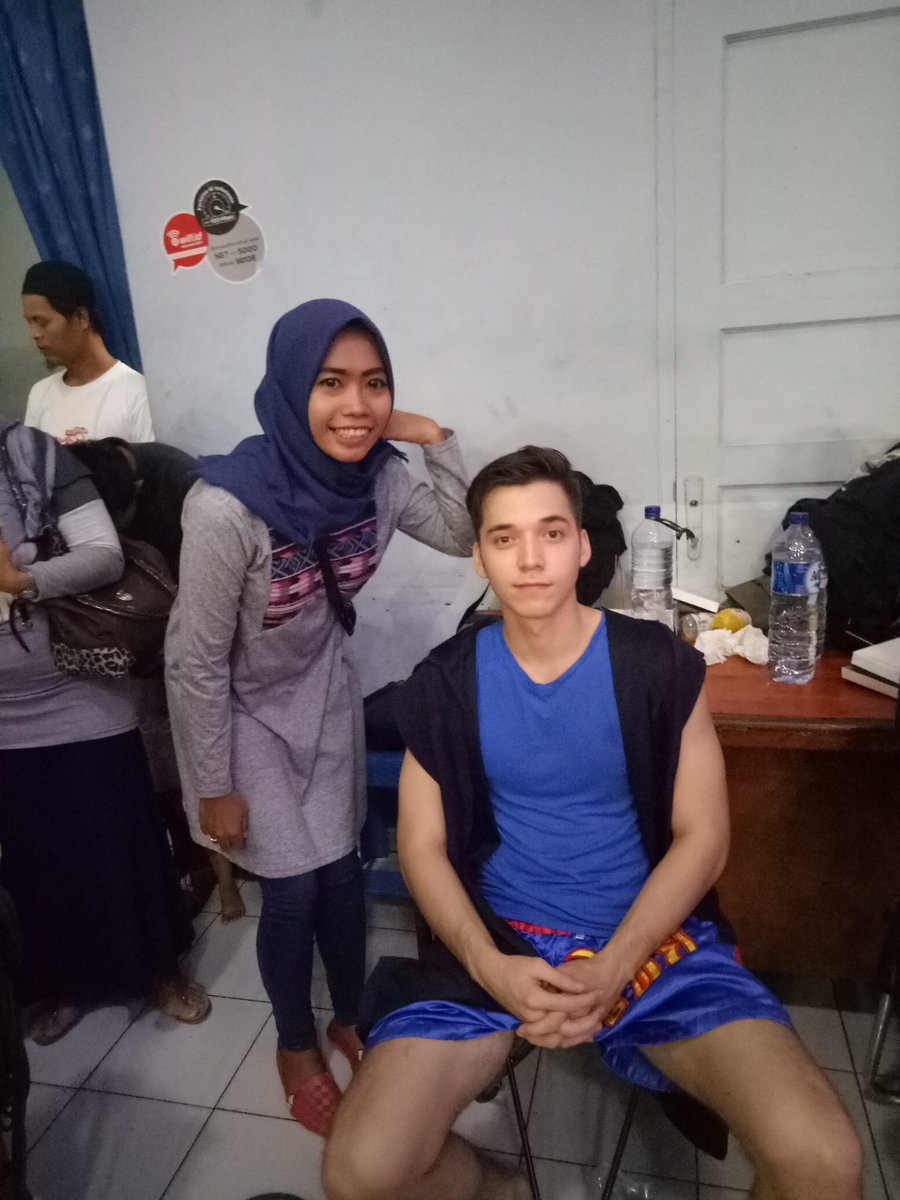 PujiyantiJP's tweet photo. akhirnya bisa photo bareng pemainnyaπ
π
walaupun belom semuanya sihππ
#Allover
#supportAnakLangit
#supportRainbow
#AnakLangitSctv
#sinemart https://t.co/PdQPKCejmQ