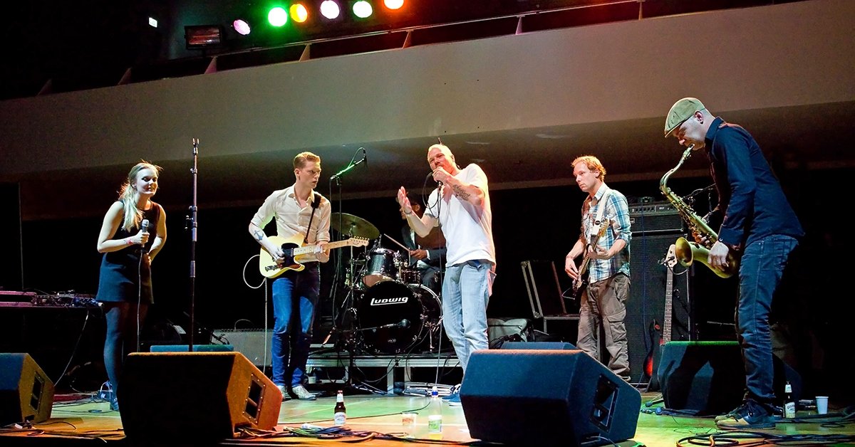 VVVDenHaag's tweet photo. Vandaag Haags Beat Festival met optredens van oa Jan Akkerman, Hallo Venray, George Baker en Pat Smith >>> https://t.co/YTXNmSpssf https://t.co/43qxhgazT4