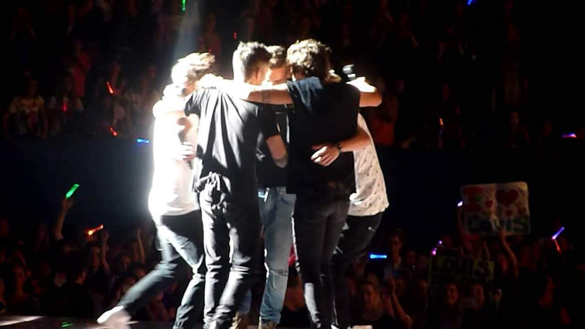 Nourelkhiat143's tweet photo. One direction*the boyband who lost X-Factor but won the world*
#7YearsOfOneDirection
#7yearsofhappiness
#Soproudofthem https://t.co/OKJBHeSQmZ
