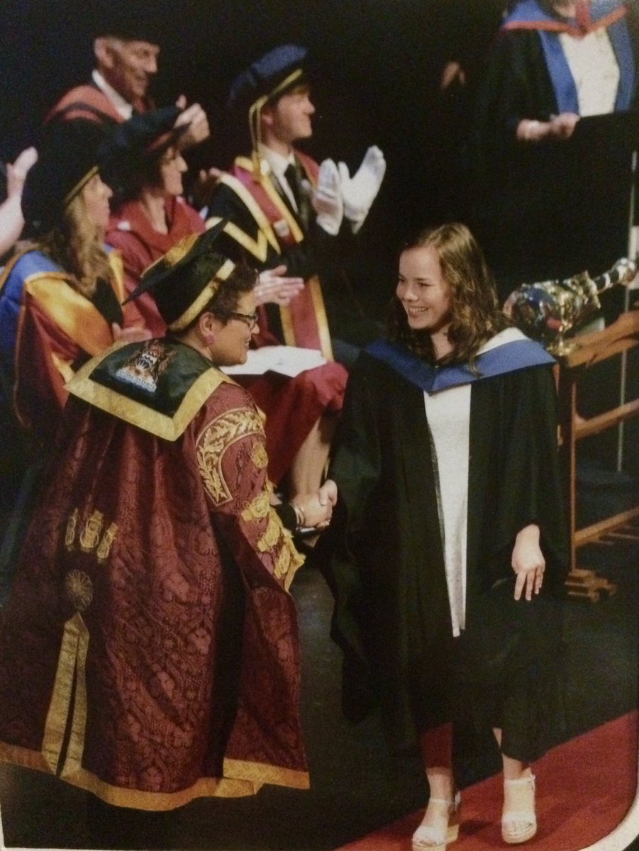 CreativeChick3n's tweet photo. CRACKING news! This chicken has officially graduated!! 🐤🎓 @SalfordUni @createatsalford #AnimationGraduate #graduation2017 #ipadart https://t.co/nfPYBXPcaQ
