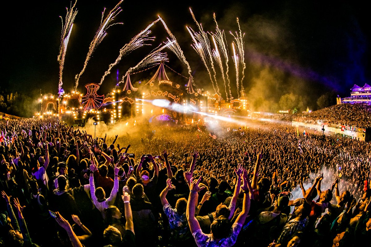 tomorrowland's tweet photo. Music is the answer... #Tomorrowland https://t.co/z2xvNuD0t9