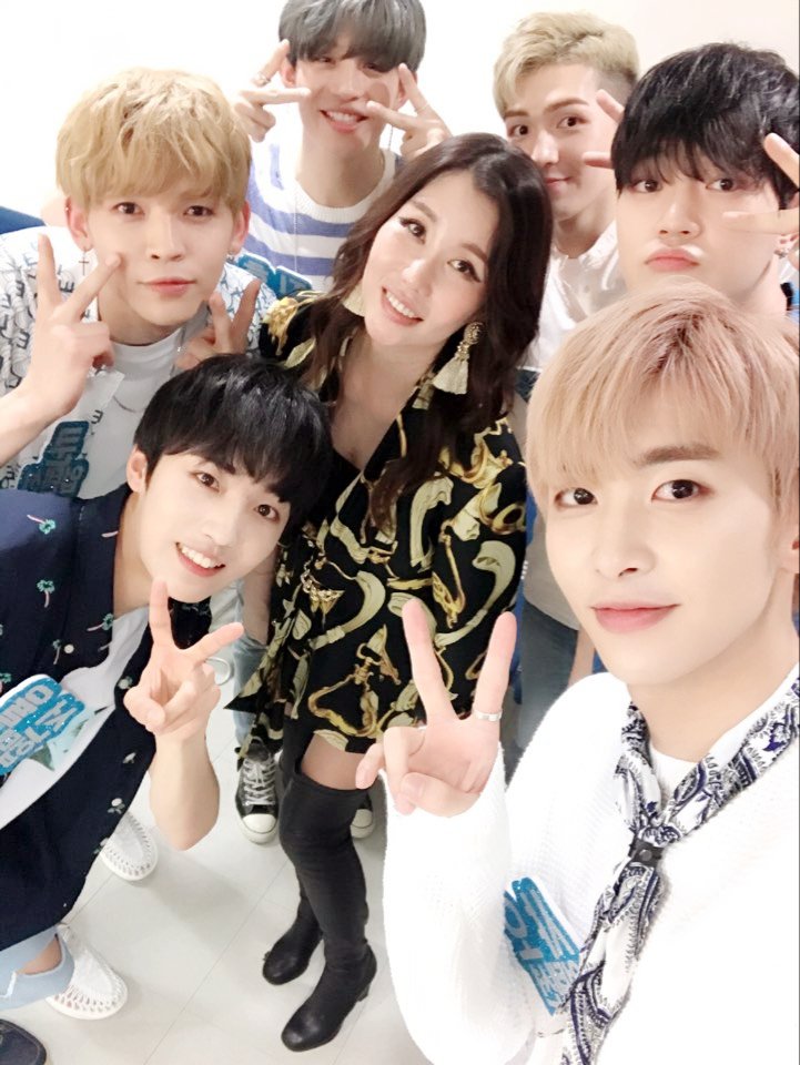 UP10TION's tweet photo. 오늘 SBS #판타스틱듀오2 2017 핫서머! 댄스 바캉스 특집에 업텐션이 패널로 등장합니다! 본방사수로 더위를 함께 날려요~ 많은 시청바랍니다. https://t.co/qBrRbRxcOm