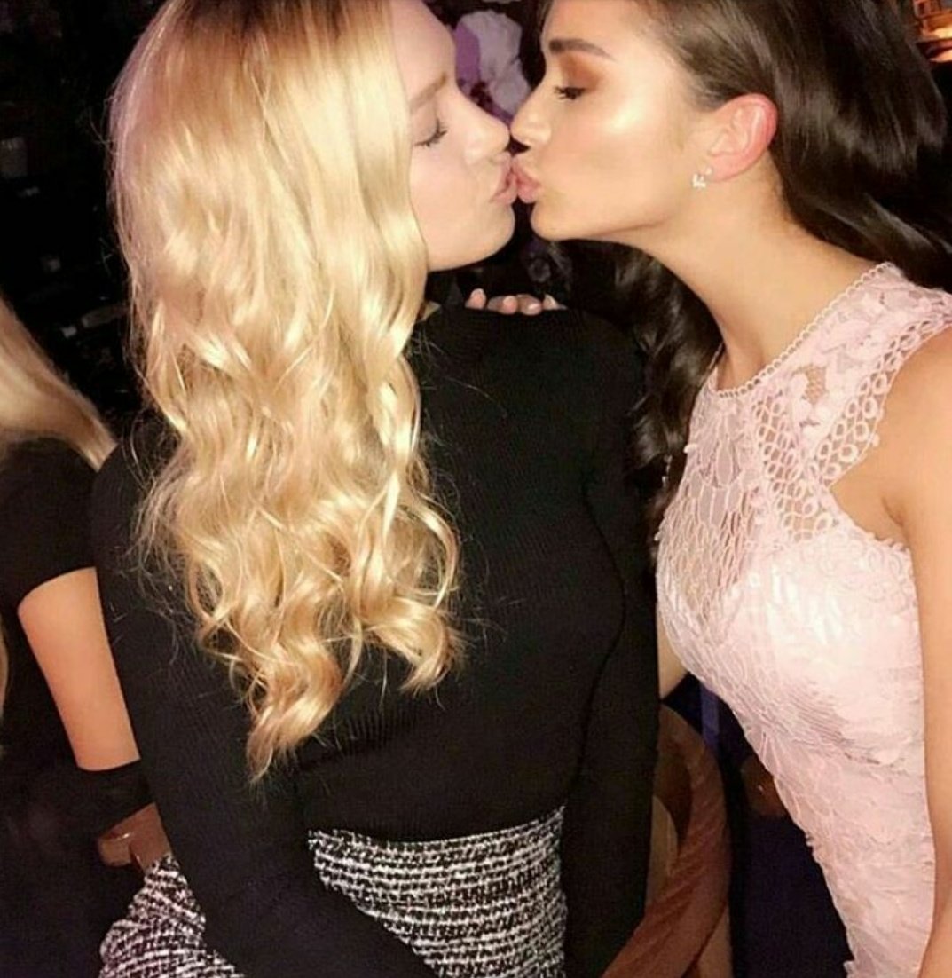 The Hollywood Closet; Because we are curious to know - Page 766 - The L Chat, image size:1073x1102