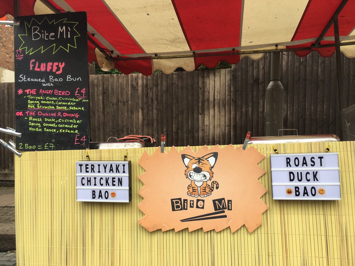 TootingTown's tweet photo. The bunting is up, the stage is set & the food is cooking so see you at #SW17Party on Cowick Rd 12-5.30 in #Tooting today https://t.co/ffacB4QOYX