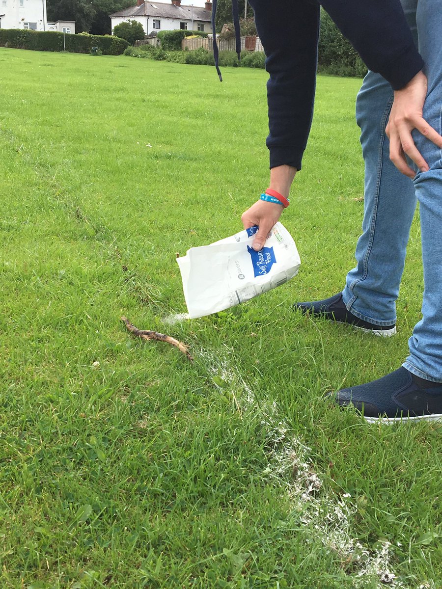 Amciver9's tweet photo. Classic Sunday league this morning with @ChappyA_FC #thelinesmadeofflour #sundayleague #preseason @ladbible https://t.co/vZhIMly5yj