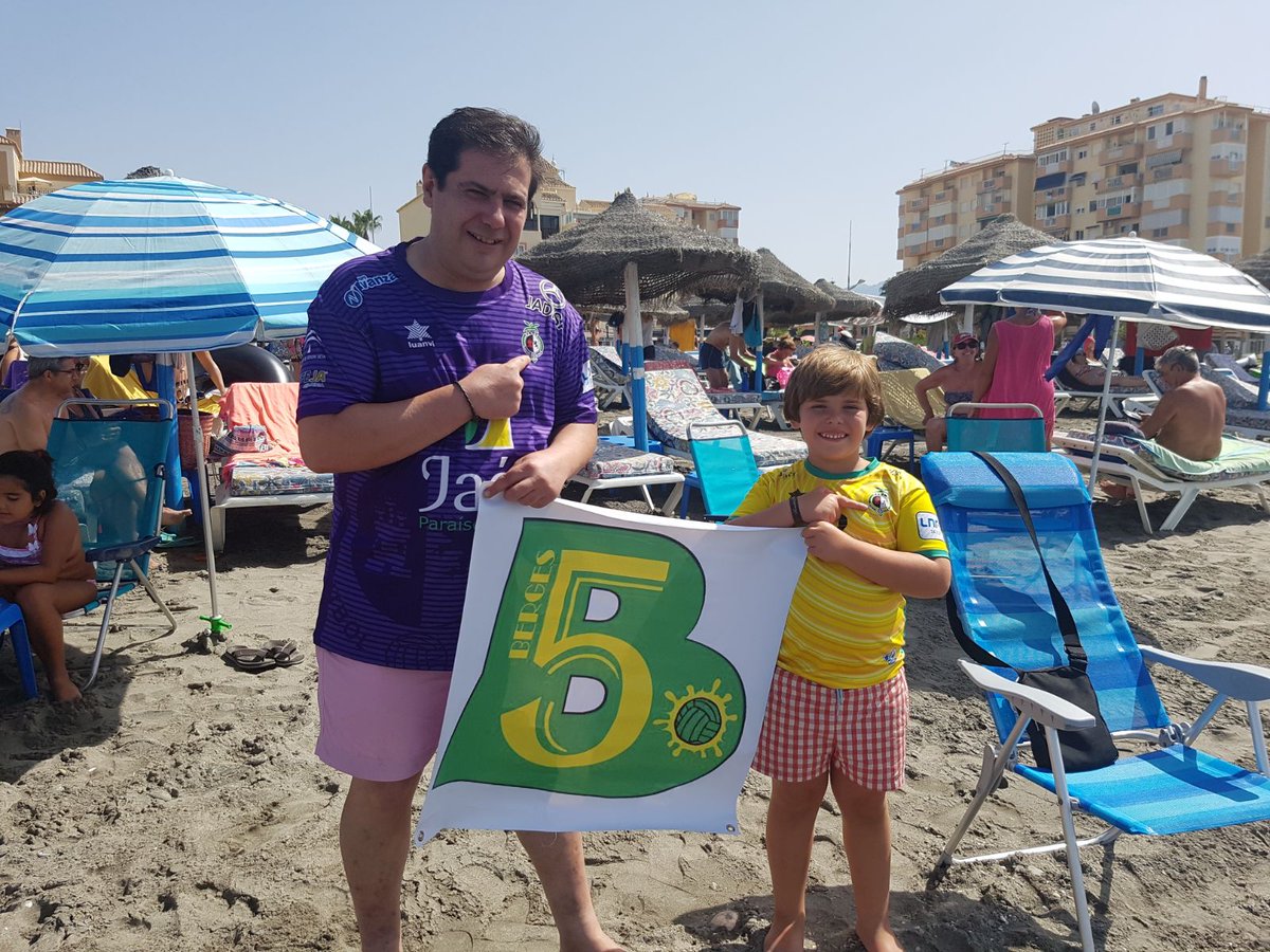 Berges5FS's tweet photo. Torrox con la peña berges5 https://t.co/sLkzBRMJPn