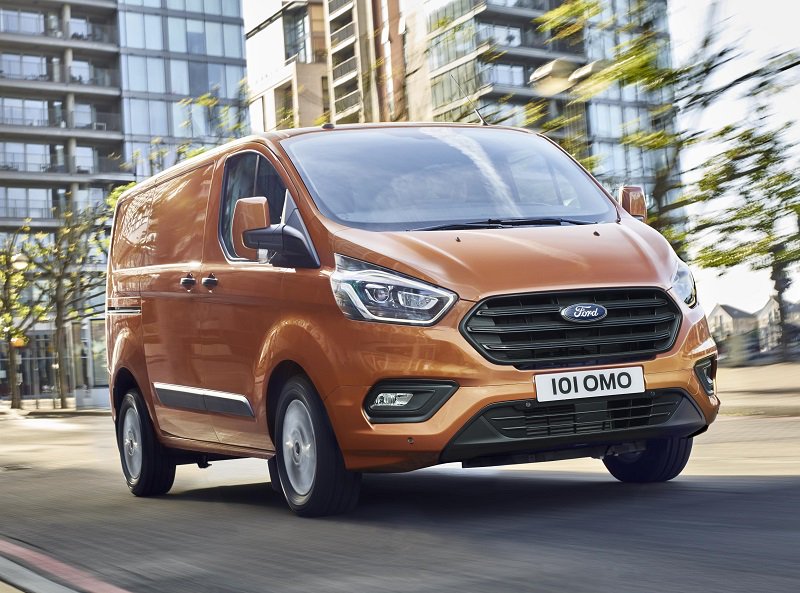 Business_Van's tweet photo. The new-look Ford Transit Custom will be arriving in 2018, find out more...ow.ly/9vUb30dLYJR https://t.co/4SooaqGAkG