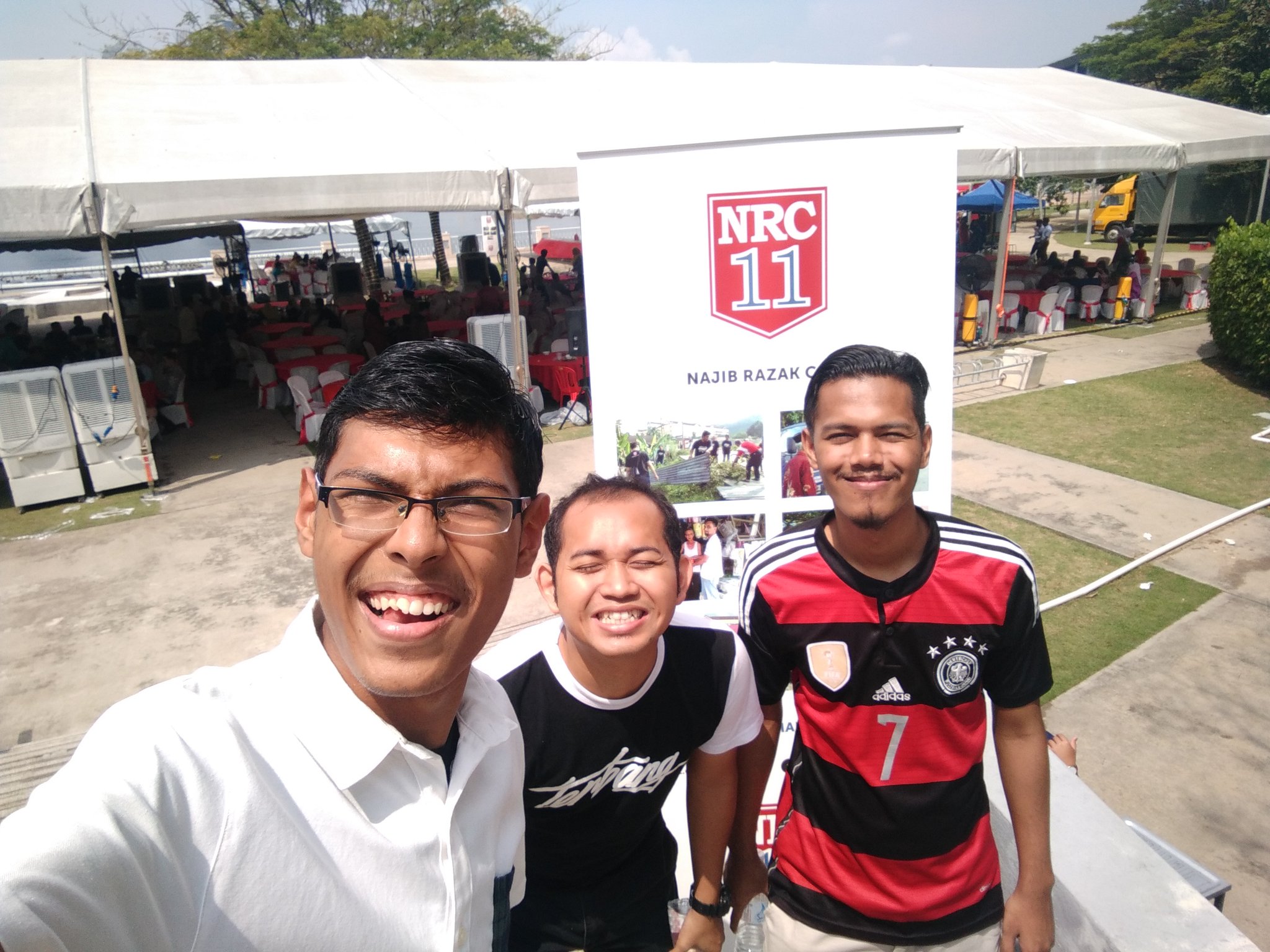 Happy Birthday DS , terima kasih atas Open House Najib Razak Club siang tadi 