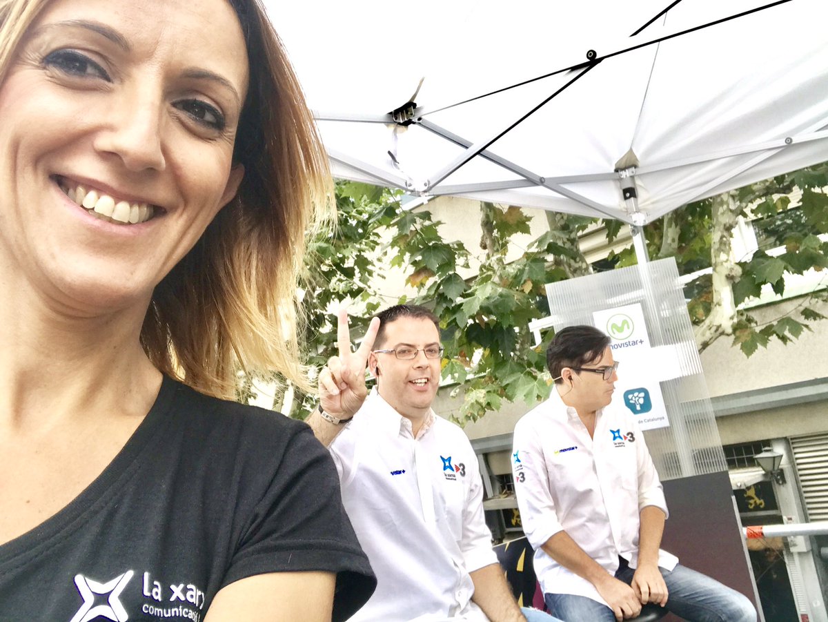 Maritexu's tweet photo. Avui amb els cracks de la diada castellera #tv3 #soncastells #laxarxa #makeup #mataro #LesSantes #nomstop #capareus #km0 https://t.co/xgSRIFXRoe
