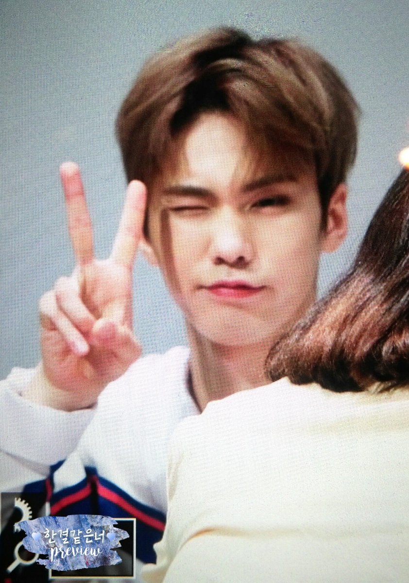 170723 부산 팬사인회 프리뷰
#아스트로 #ASTRO #라키 #ROCKY 
#아스트로드 <a href="/OFFCLASTRO/">ASTRO 아스트로</a>
로하사랑둥이 박민혁 💕💕